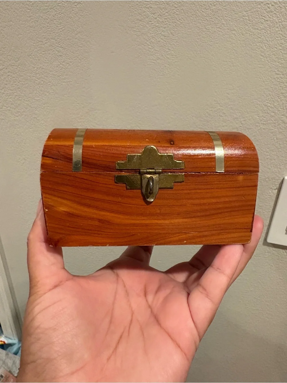Vintage Cedar Wood Trinket Treasure Chest #443 Made in USA Independence, MO